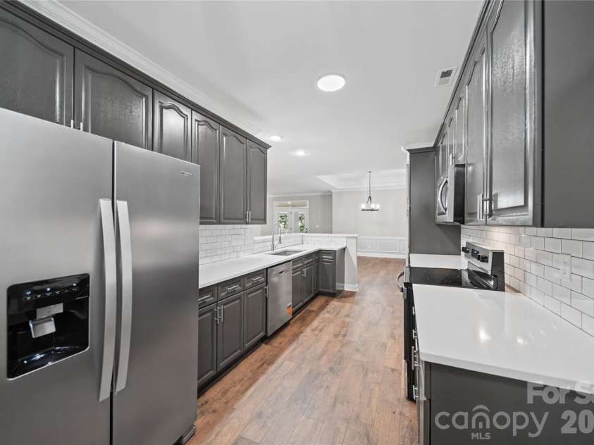 3741 Oak View Court, Matthews, NC 28105.  MLS# CAR4431812, YatesRealty ID 55507. 
