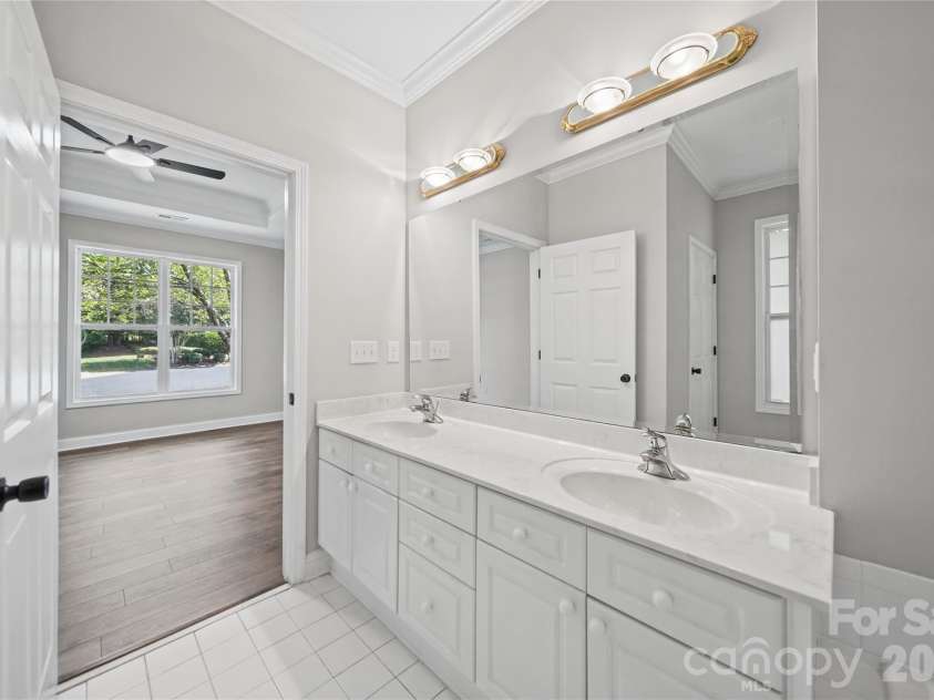 3741 Oak View Court, Matthews, NC 28105.  MLS# CAR4431812, YatesRealty ID 55507. 