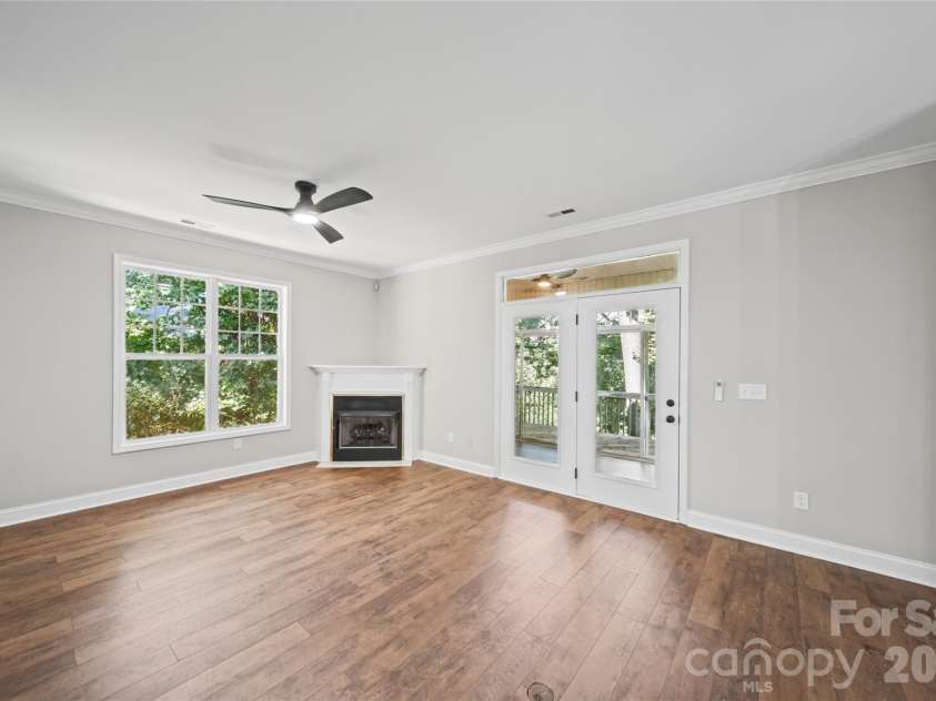 3741 Oak View Court, Matthews, NC 28105.  MLS# CAR4431812, YatesRealty ID 55507. 