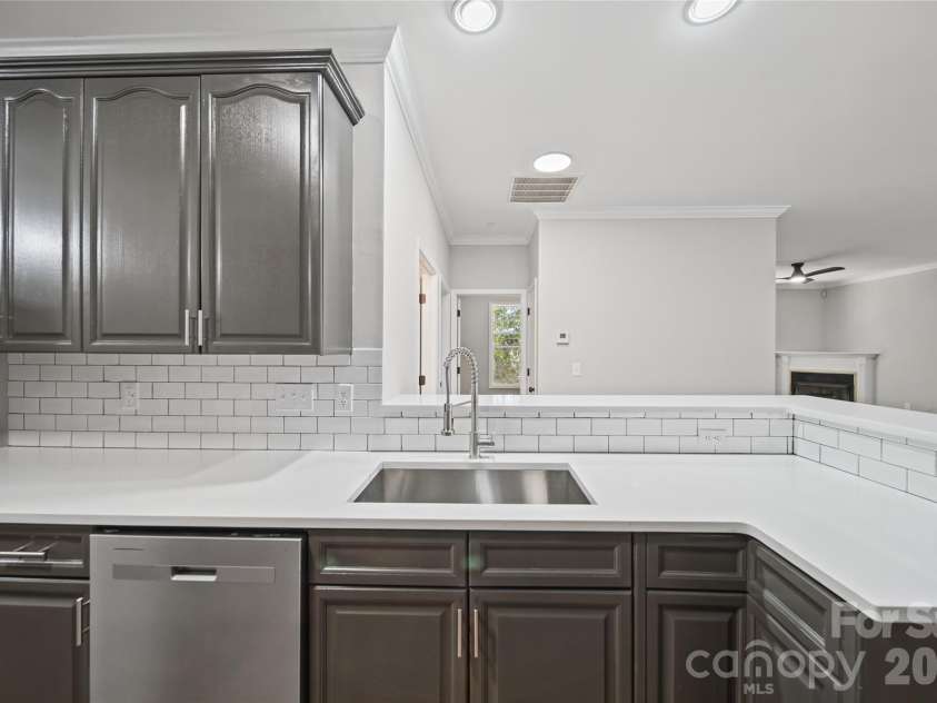 3741 Oak View Court, Matthews, NC 28105.  MLS# CAR4431812, YatesRealty ID 55507. 