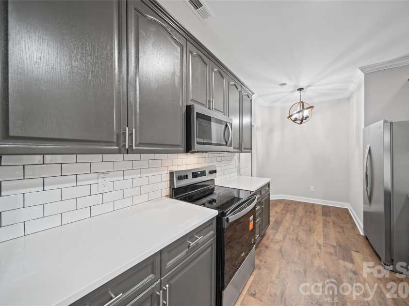 3741 Oak View Court, Matthews, NC 28105.  MLS# CAR4431812, YatesRealty ID 55507. 
