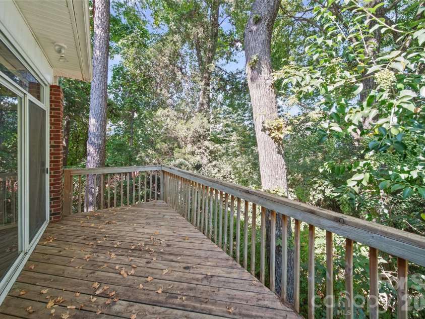 3741 Oak View Court, Matthews, NC 28105.  MLS# CAR4431812, YatesRealty ID 55507. 