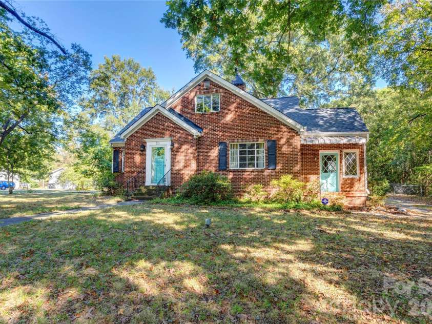 50 Park Drive, Concord, NC 28027.  MLS# CAR4432135, YatesRealty ID 55509. 