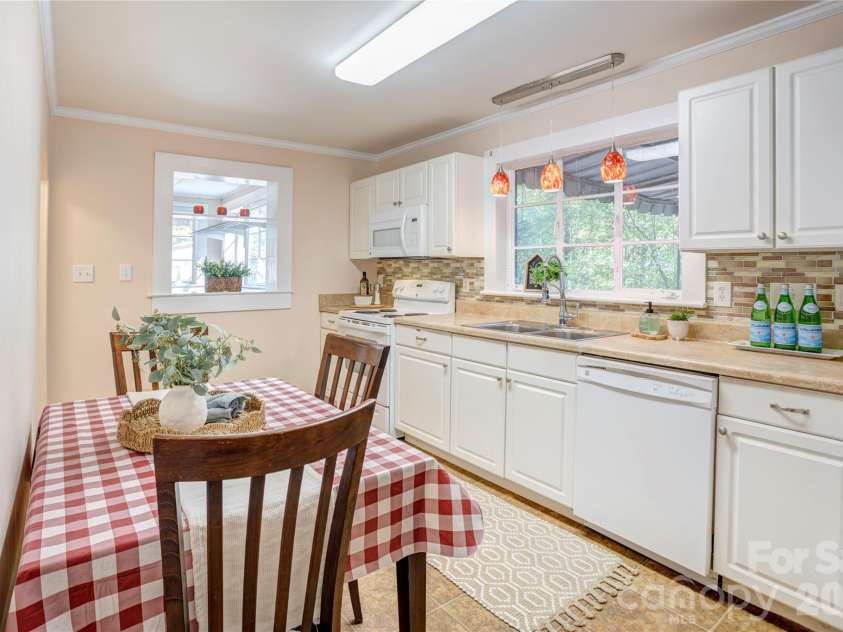 50 Park Drive, Concord, NC 28027.  MLS# CAR4432135, YatesRealty ID 55509. 