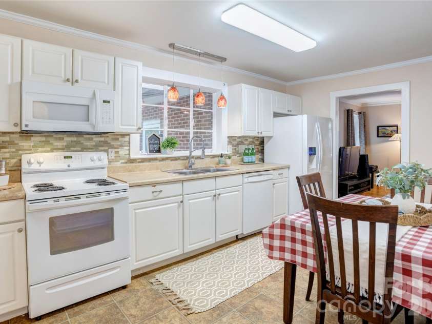 50 Park Drive, Concord, NC 28027.  MLS# CAR4432135, YatesRealty ID 55509. 