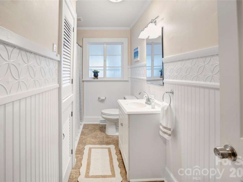 50 Park Drive, Concord, NC 28027.  MLS# CAR4432135, YatesRealty ID 55509. 