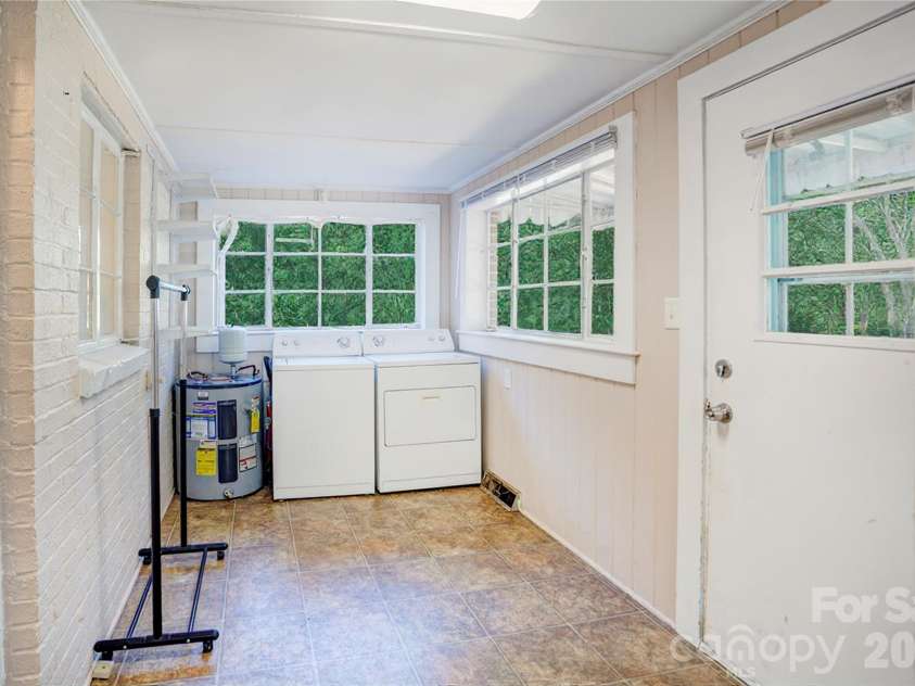 50 Park Drive, Concord, NC 28027.  MLS# CAR4432135, YatesRealty ID 55509. 