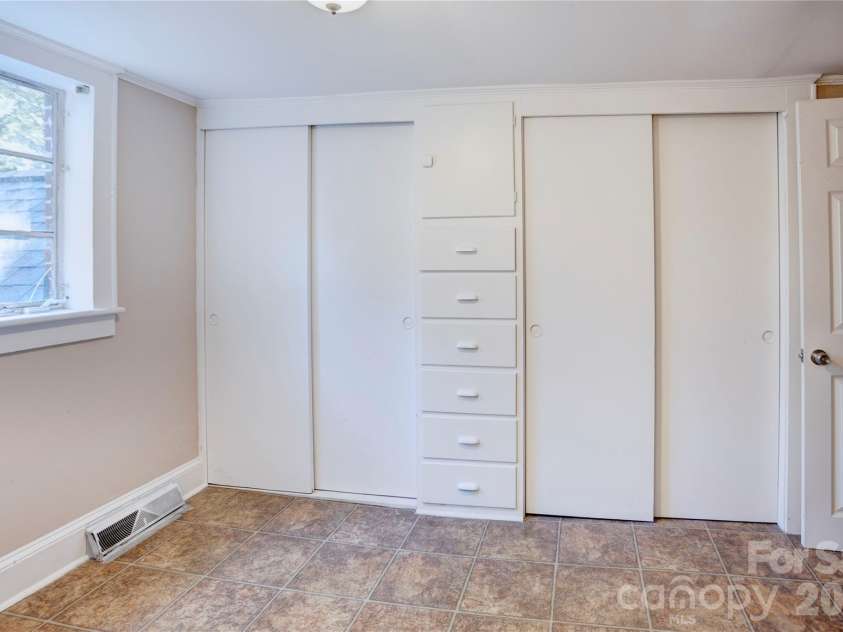50 Park Drive, Concord, NC 28027.  MLS# CAR4432135, YatesRealty ID 55509. 