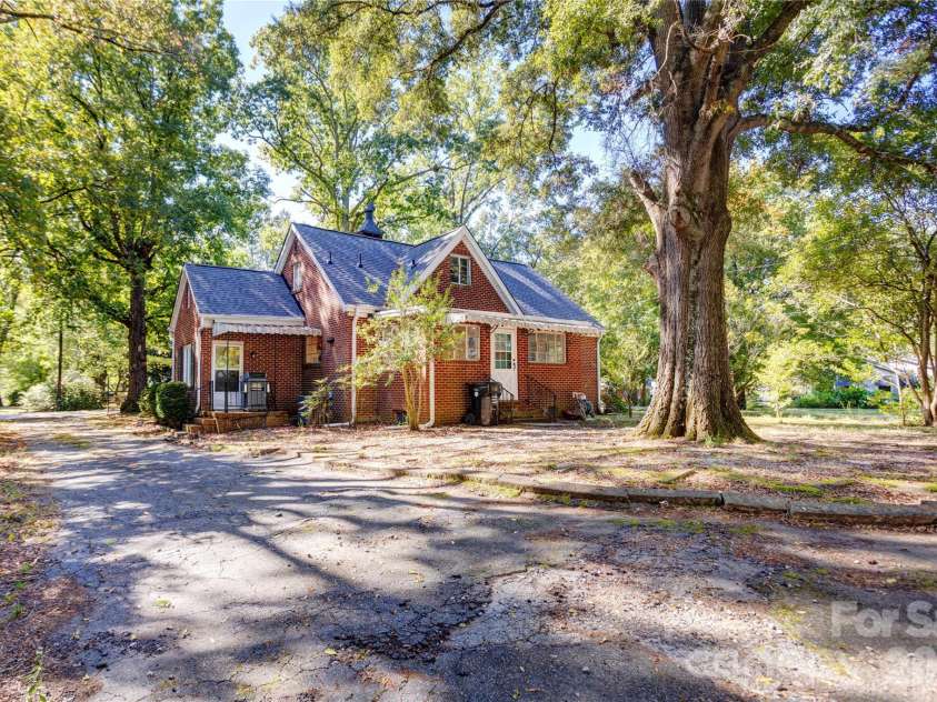 50 Park Drive, Concord, NC 28027.  MLS# CAR4432135, YatesRealty ID 55509. 