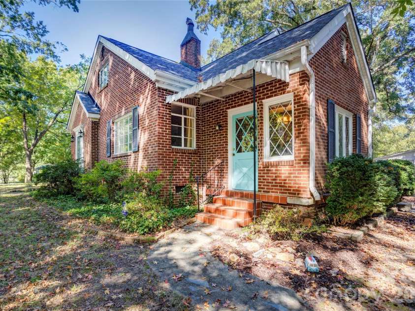 50 Park Drive, Concord, NC 28027.  MLS# CAR4432135, YatesRealty ID 55509. 