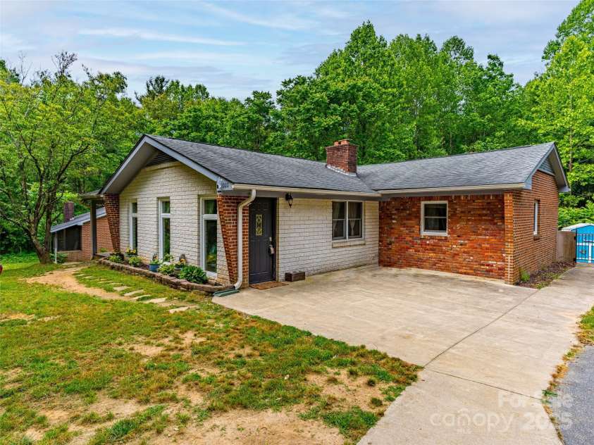 1000 Mountain View Church Road, Zirconia, NC 28790.  MLS# CAR4195286, YatesRealty ID 5551. 