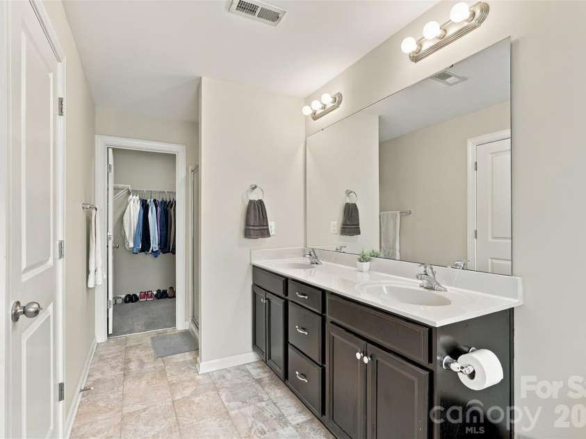 1020 Archibald Avenue, Fort Mill, SC 29708.  MLS# CAR4432759, YatesRealty ID 55510. Ensuite bath