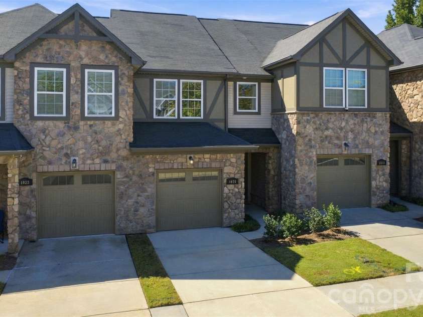 1020 Archibald Avenue, Fort Mill, SC 29708.  MLS# CAR4432759, YatesRealty ID 55510. Welcome home!
