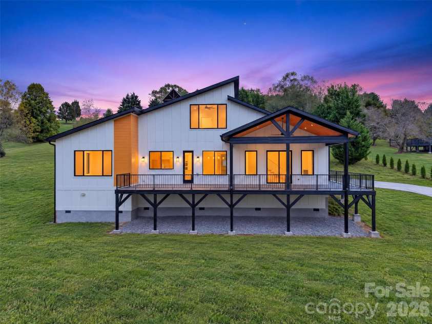 75 Rabbit Ham Road, Leicester, NC 28748.  MLS# CAR4432807, YatesRealty ID 55511. 