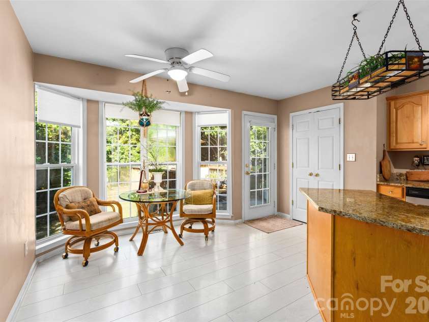 4618 Hendrix Court, Concord, NC 28025.  MLS# CAR4431884, YatesRealty ID 55512. Breakfast/Kitchen Area