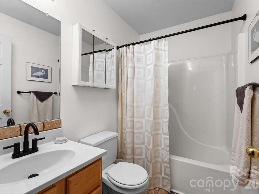 4618 Hendrix Court, Concord, NC 28025.  MLS# CAR4431884, YatesRealty ID 55512. Full Hall Bath