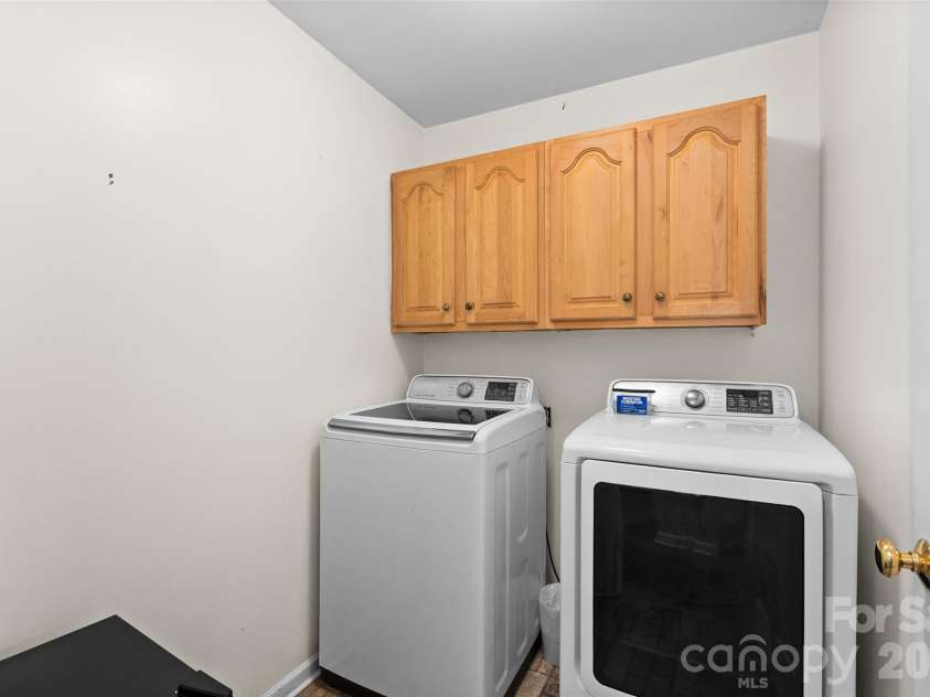 4618 Hendrix Court, Concord, NC 28025.  MLS# CAR4431884, YatesRealty ID 55512. Laundry