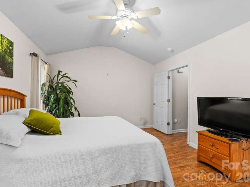 4618 Hendrix Court, Concord, NC 28025.  MLS# CAR4431884, YatesRealty ID 55512. Primary Bedroom