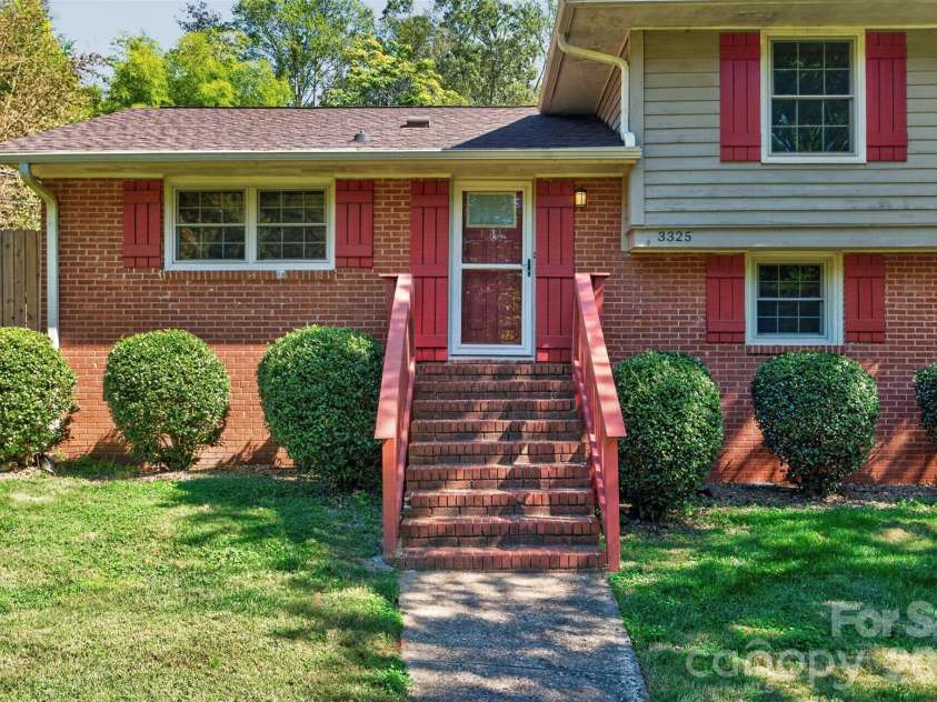 3325 Saint Evans Road, Charlotte, NC 28214.  MLS# CAR4432718, YatesRealty ID 55513. 