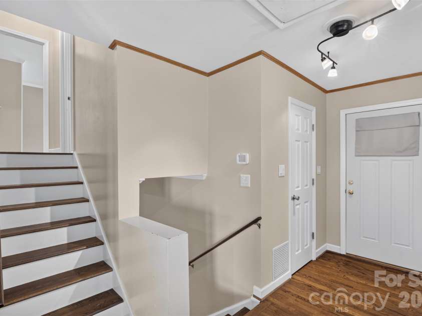 3325 Saint Evans Road, Charlotte, NC 28214.  MLS# CAR4432718, YatesRealty ID 55513. 