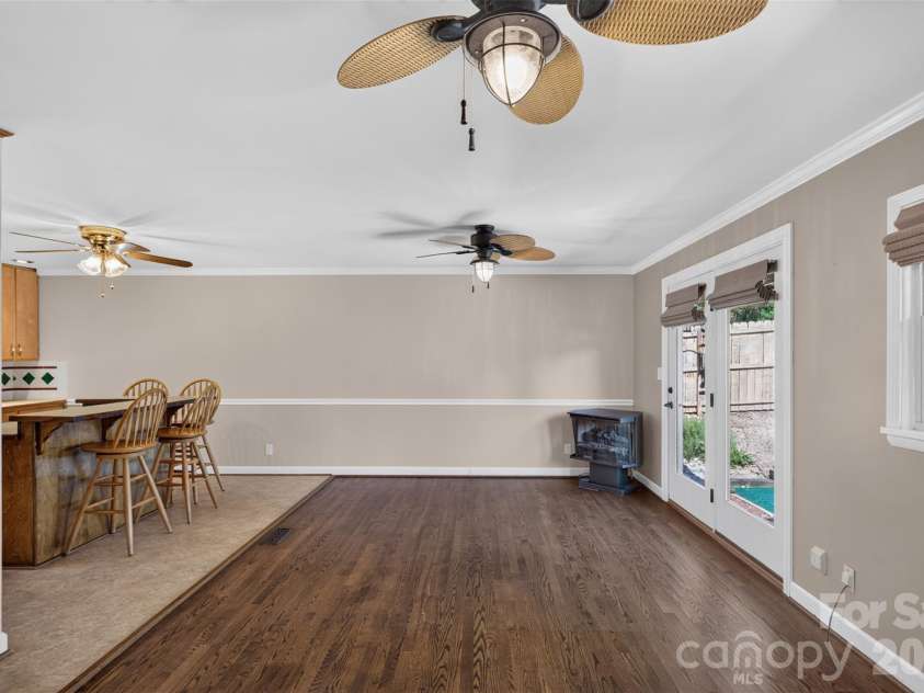 3325 Saint Evans Road, Charlotte, NC 28214.  MLS# CAR4432718, YatesRealty ID 55513. 