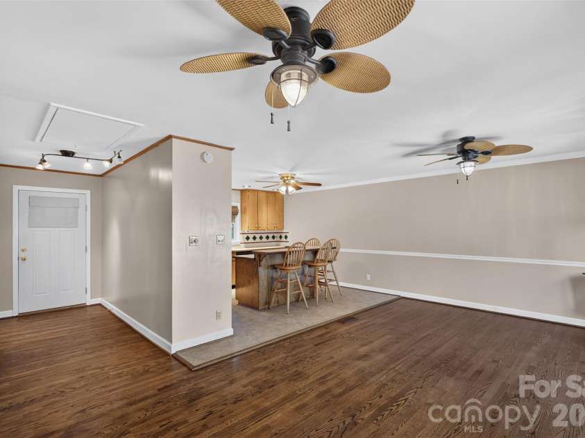 3325 Saint Evans Road, Charlotte, NC 28214.  MLS# CAR4432718, YatesRealty ID 55513. 