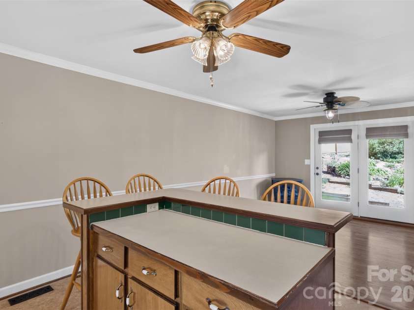 3325 Saint Evans Road, Charlotte, NC 28214.  MLS# CAR4432718, YatesRealty ID 55513. 