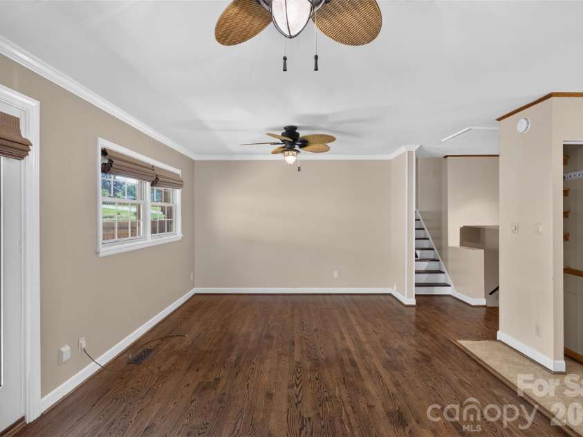 3325 Saint Evans Road, Charlotte, NC 28214.  MLS# CAR4432718, YatesRealty ID 55513. 