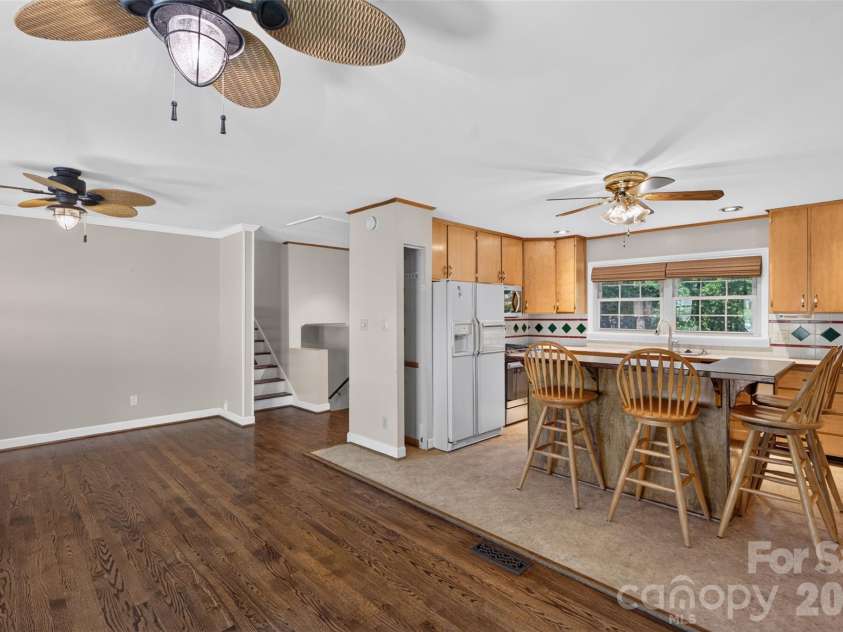 3325 Saint Evans Road, Charlotte, NC 28214.  MLS# CAR4432718, YatesRealty ID 55513. 