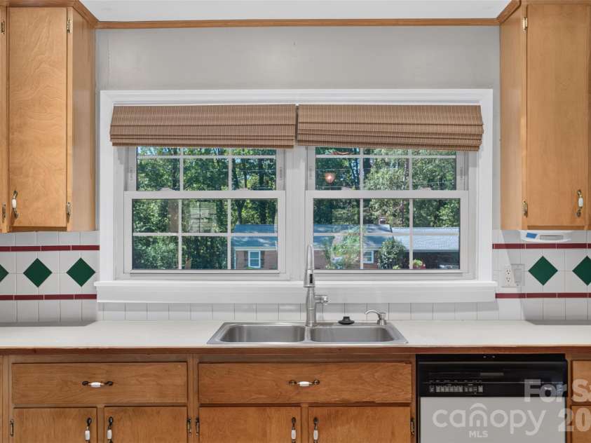 3325 Saint Evans Road, Charlotte, NC 28214.  MLS# CAR4432718, YatesRealty ID 55513. 