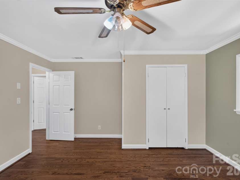 3325 Saint Evans Road, Charlotte, NC 28214.  MLS# CAR4432718, YatesRealty ID 55513. 