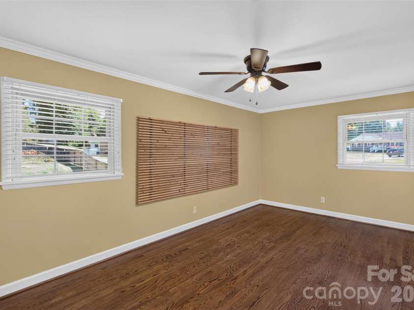 3325 Saint Evans Road, Charlotte, NC 28214.  MLS# CAR4432718, YatesRealty ID 55513. 
