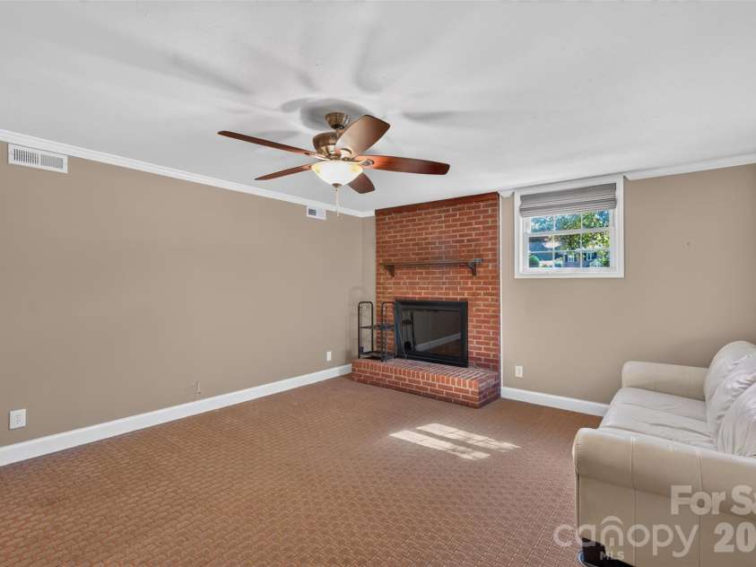 3325 Saint Evans Road, Charlotte, NC 28214.  MLS# CAR4432718, YatesRealty ID 55513. 