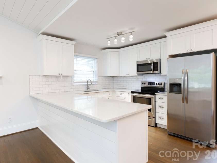 5121 Kistler Avenue, Charlotte, NC 28205.  MLS# CAR4432756, YatesRealty ID 55517. 