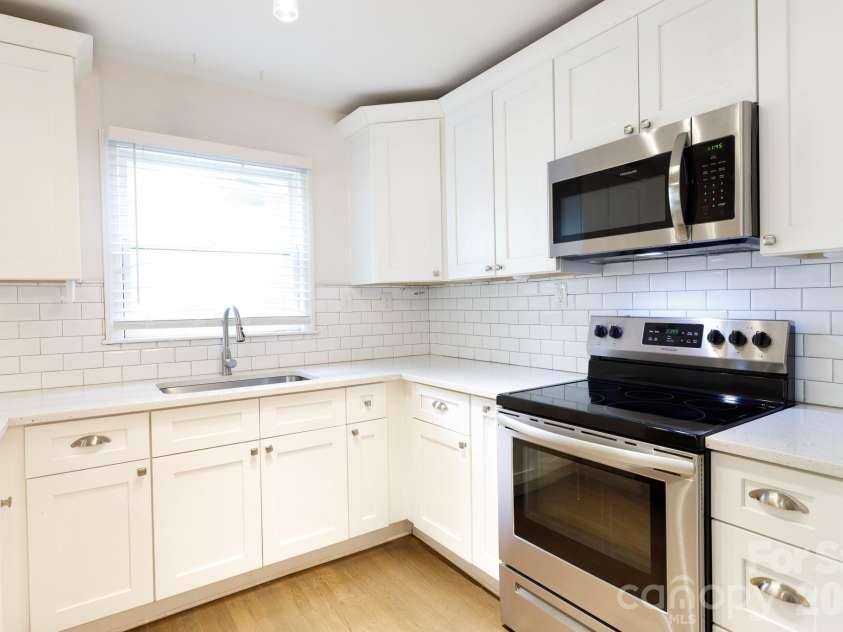 5121 Kistler Avenue, Charlotte, NC 28205.  MLS# CAR4432756, YatesRealty ID 55517. 