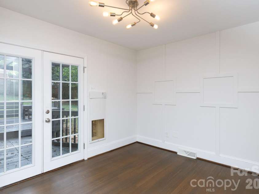 5121 Kistler Avenue, Charlotte, NC 28205.  MLS# CAR4432756, YatesRealty ID 55517. 