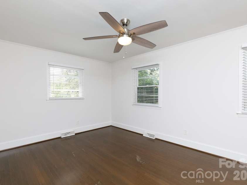 5121 Kistler Avenue, Charlotte, NC 28205.  MLS# CAR4432756, YatesRealty ID 55517. 