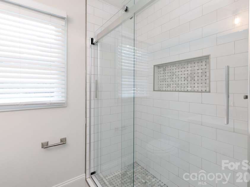 5121 Kistler Avenue, Charlotte, NC 28205.  MLS# CAR4432756, YatesRealty ID 55517. 