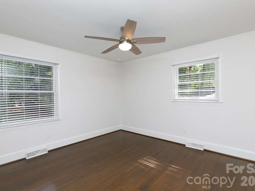 5121 Kistler Avenue, Charlotte, NC 28205.  MLS# CAR4432756, YatesRealty ID 55517. 