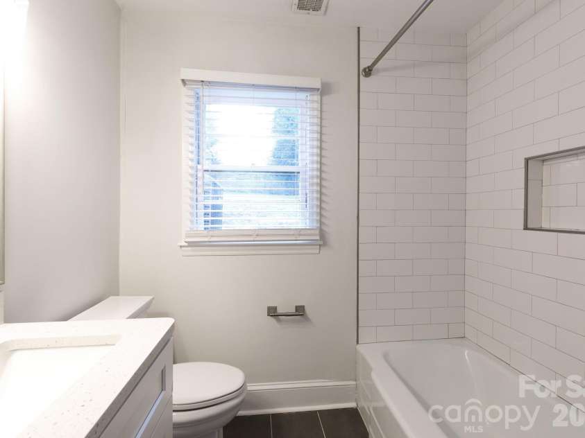 5121 Kistler Avenue, Charlotte, NC 28205.  MLS# CAR4432756, YatesRealty ID 55517. 