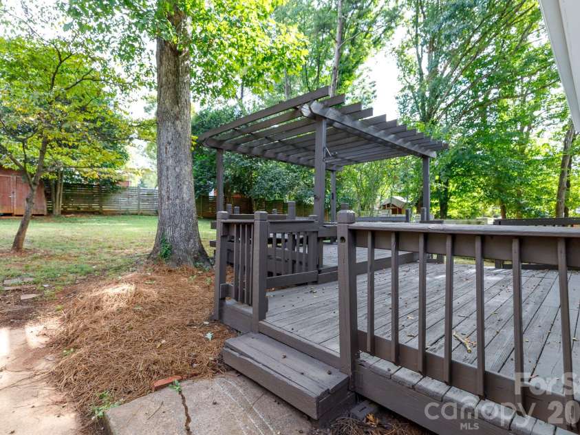 5121 Kistler Avenue, Charlotte, NC 28205.  MLS# CAR4432756, YatesRealty ID 55517. 