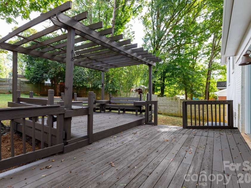 5121 Kistler Avenue, Charlotte, NC 28205.  MLS# CAR4432756, YatesRealty ID 55517. 