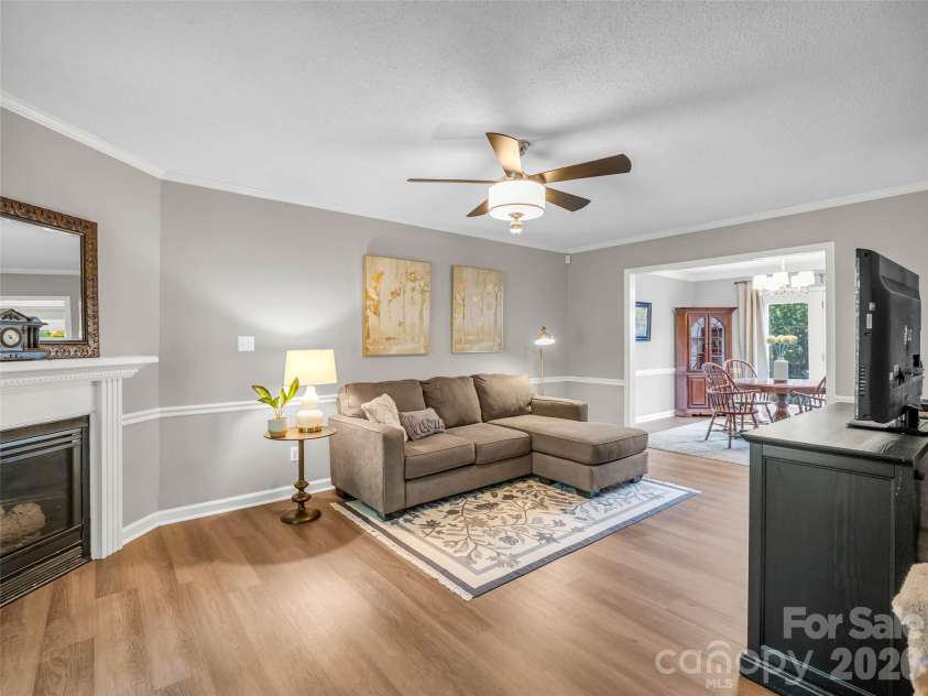 1834 Robinwood Road, Gastonia, NC 28054.  MLS# CAR4432554, YatesRealty ID 55519. 
