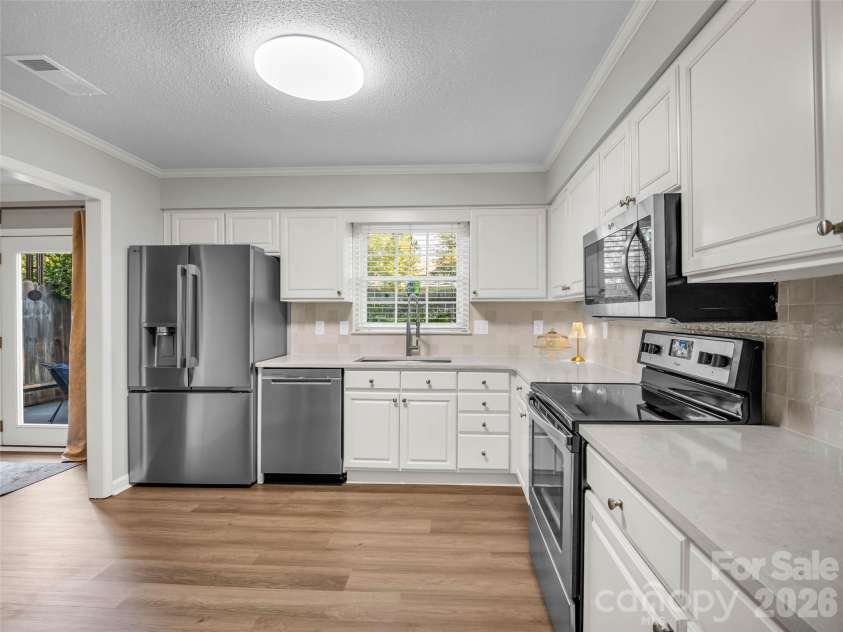 1834 Robinwood Road, Gastonia, NC 28054.  MLS# CAR4432554, YatesRealty ID 55519. 