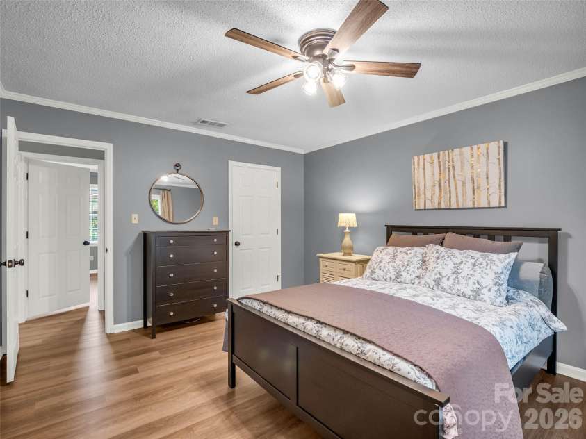 1834 Robinwood Road, Gastonia, NC 28054.  MLS# CAR4432554, YatesRealty ID 55519. 