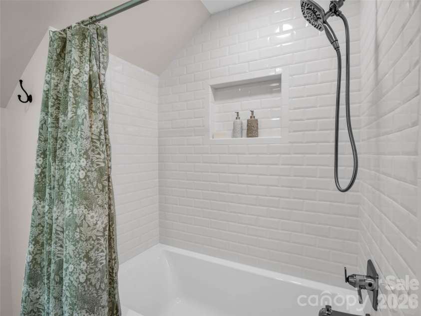 1834 Robinwood Road, Gastonia, NC 28054.  MLS# CAR4432554, YatesRealty ID 55519. 