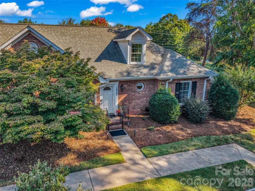 1834 Robinwood Road, Gastonia, NC 28054.  MLS# CAR4432554, YatesRealty ID 55519. 