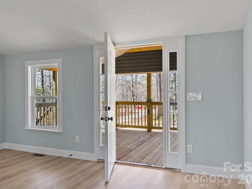 215 Crescent Heights Drive, Salisbury, NC 28146.  MLS# CAR4359710, YatesRealty ID 5552. 
