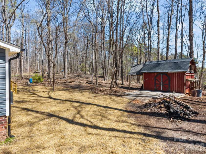 215 Crescent Heights Drive, Salisbury, NC 28146.  MLS# CAR4359710, YatesRealty ID 5552. 