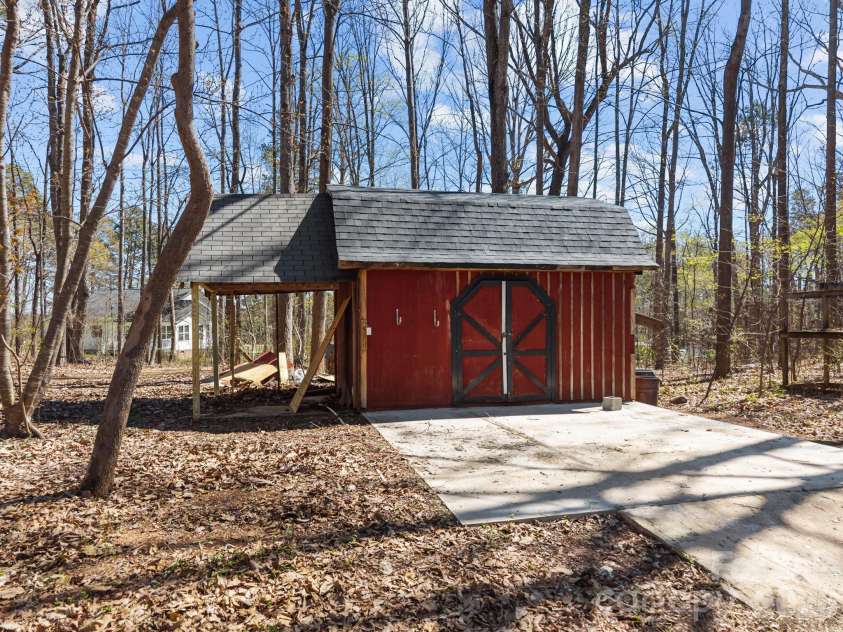 215 Crescent Heights Drive, Salisbury, NC 28146.  MLS# CAR4359710, YatesRealty ID 5552. Detached shed